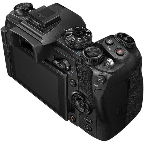 Kit Máquina Fotográfica Mirrorless OLYMPUS OM-D E-M1 Mark II Kit ED 12-40mm PRO (20 MP - Sensor: Micro 4/3 - ISO: 200 - 25600)