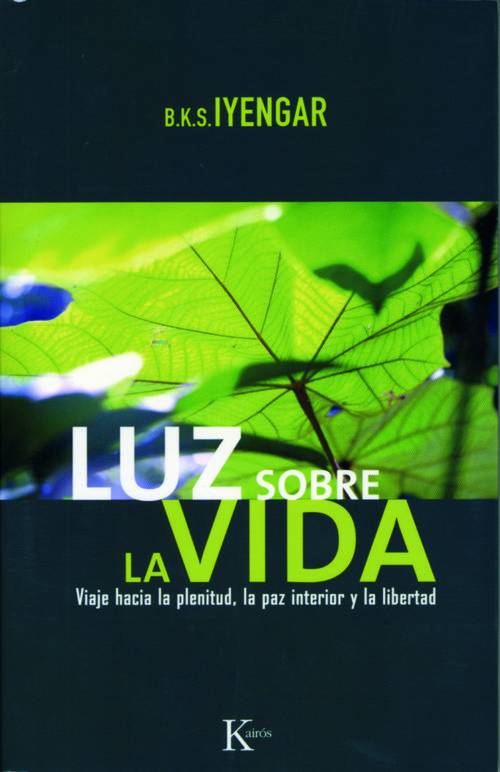 Libro Luz Sobre La Vida de B.K.S. Iyengar (Español)