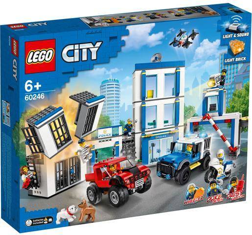 LEGO City: Comisaría de Policía - 60246 (Edad Mínima: 6 - 743 Piezas)