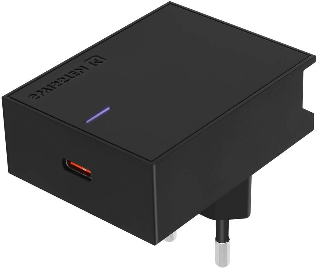 Cargador Pared SWISSTEN 22049000 (3A - USB C - Negro)