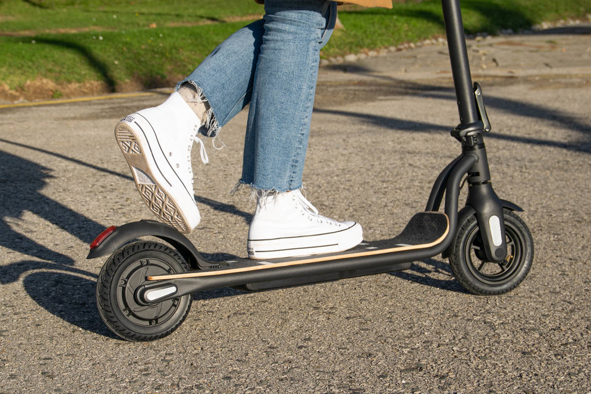 Patinete Eléctrico OLSSON Ecoride Gris (Autonomía: 15 km | Velocidad Máx: 25 km/h)